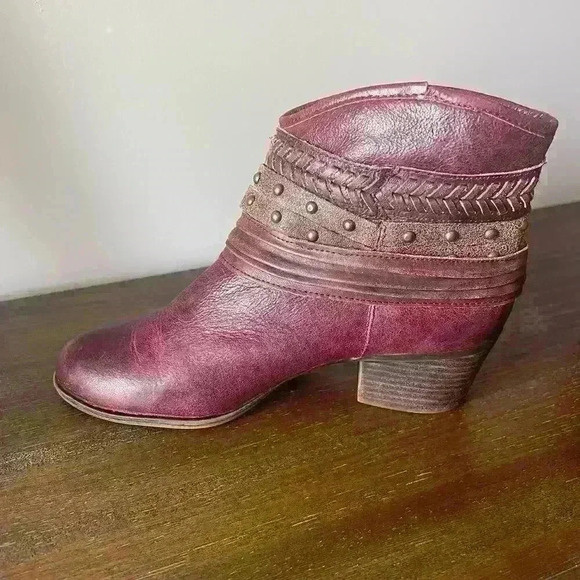 Jessica Simpson Woman’s Red Leather Studded Harness Biker Ankle Boots- Size 7 - Picture 5 of 10